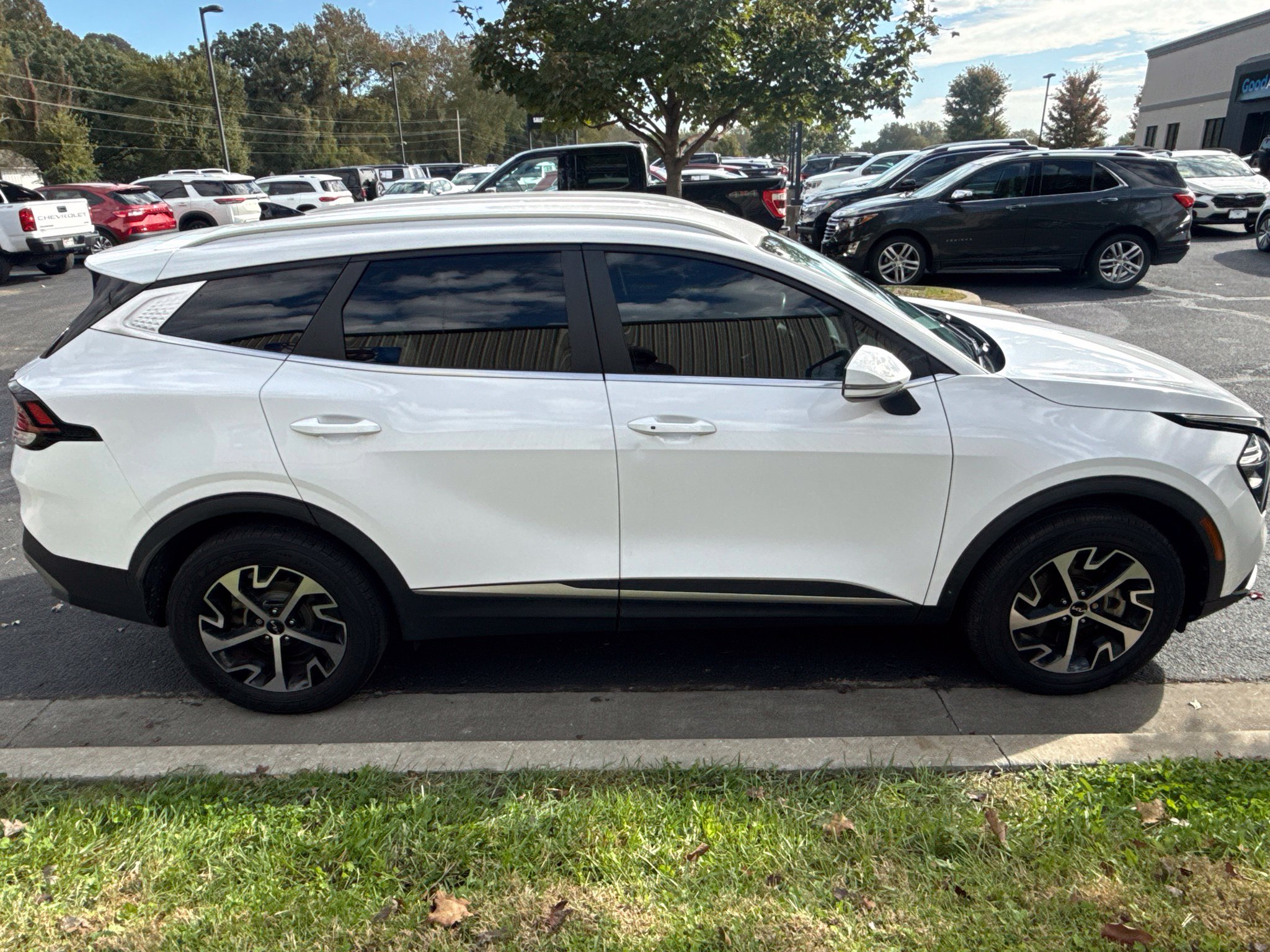 Used 2023 Kia Sportage EX SUV