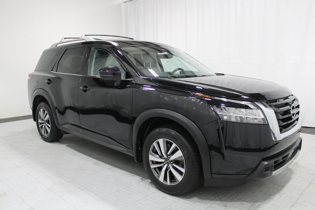 Used 2023 Nissan Pathfinder SL SUV