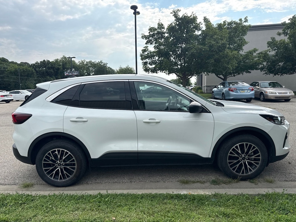 Used 2023 Ford Escape Hybrid Active SUV