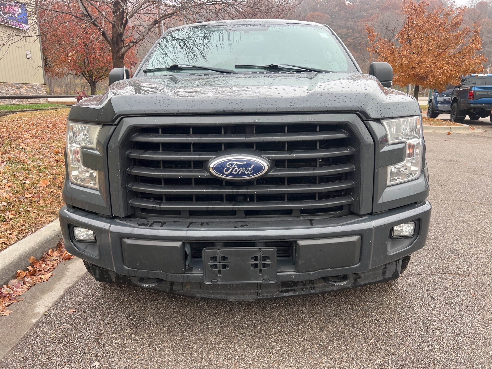 2017 Ford F-150 XLT photo 2