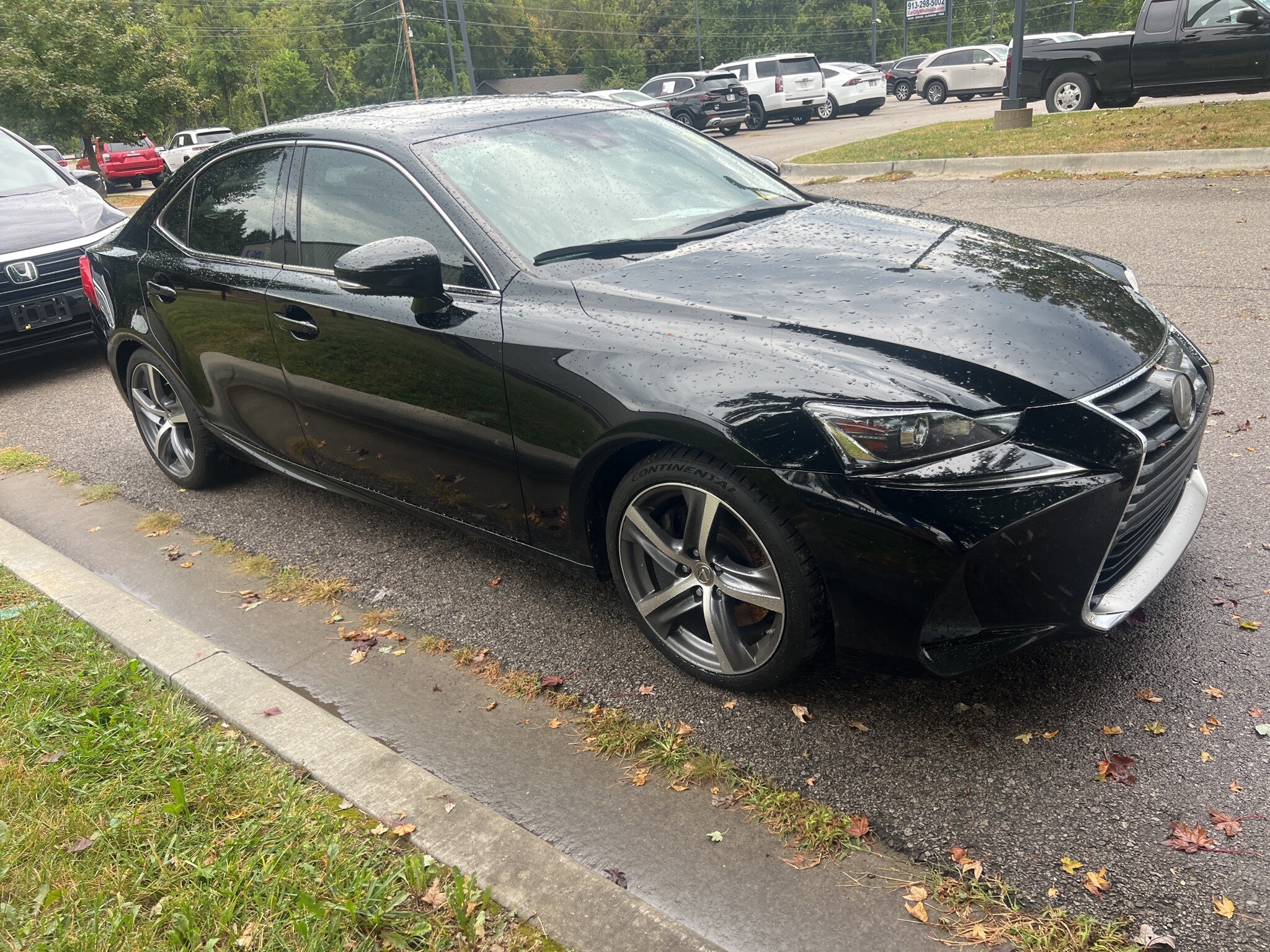 2017 Lexus IS 300 photo 3