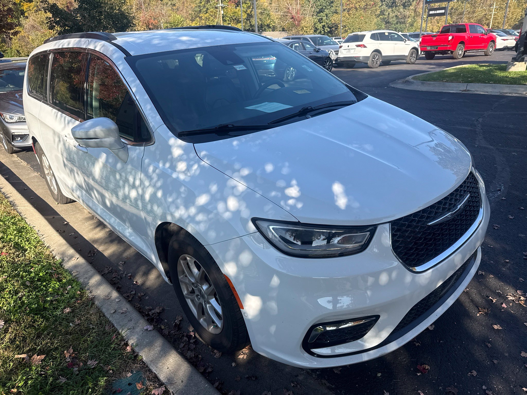 Used 2022 Chrysler Pacifica Touring L Minivan/Van