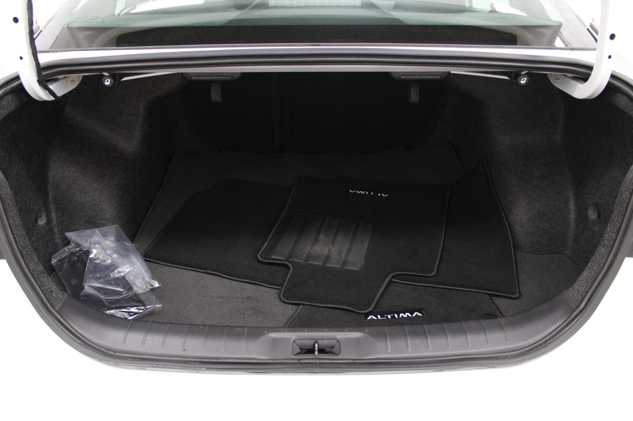 2025 Nissan Altima S - Photo 20