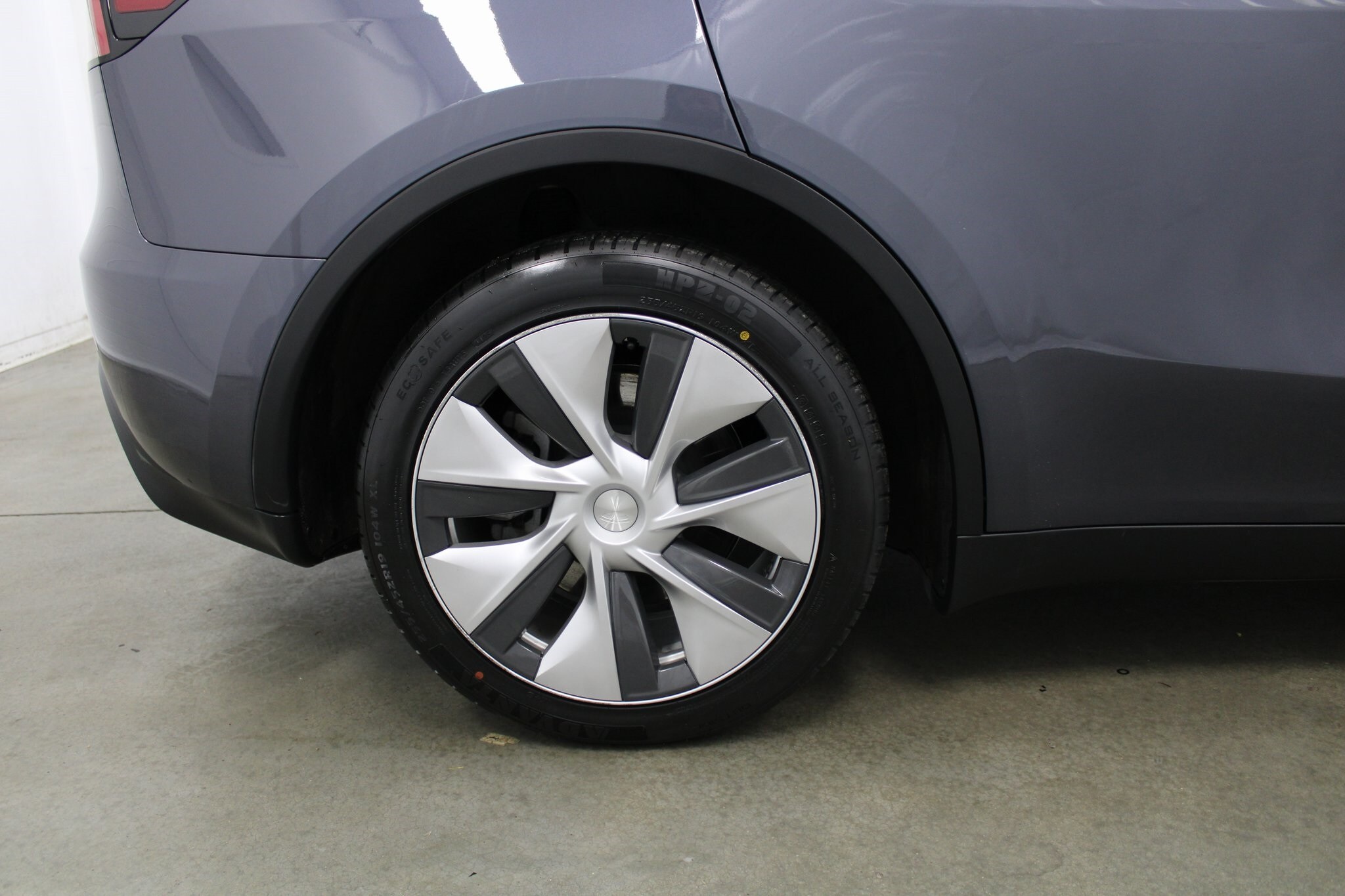 2023 Tesla Model Y Long Range photo 3