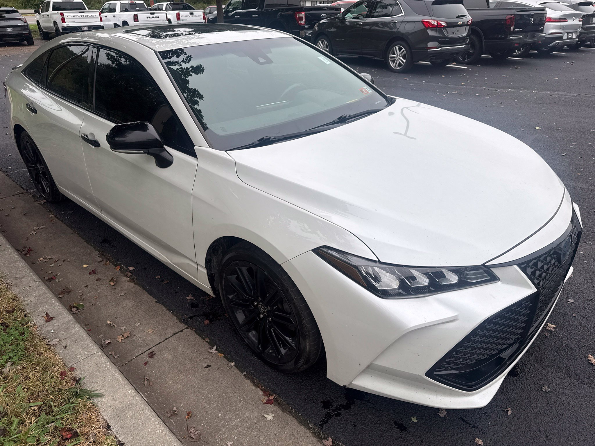 Used 2022 Toyota Avalon Hybrid XSE Sedan