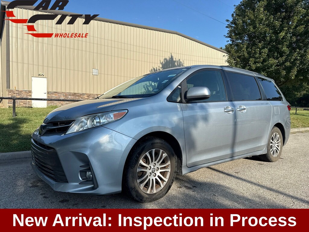 Used 2020 Toyota Sienna XLE Minivan/Van