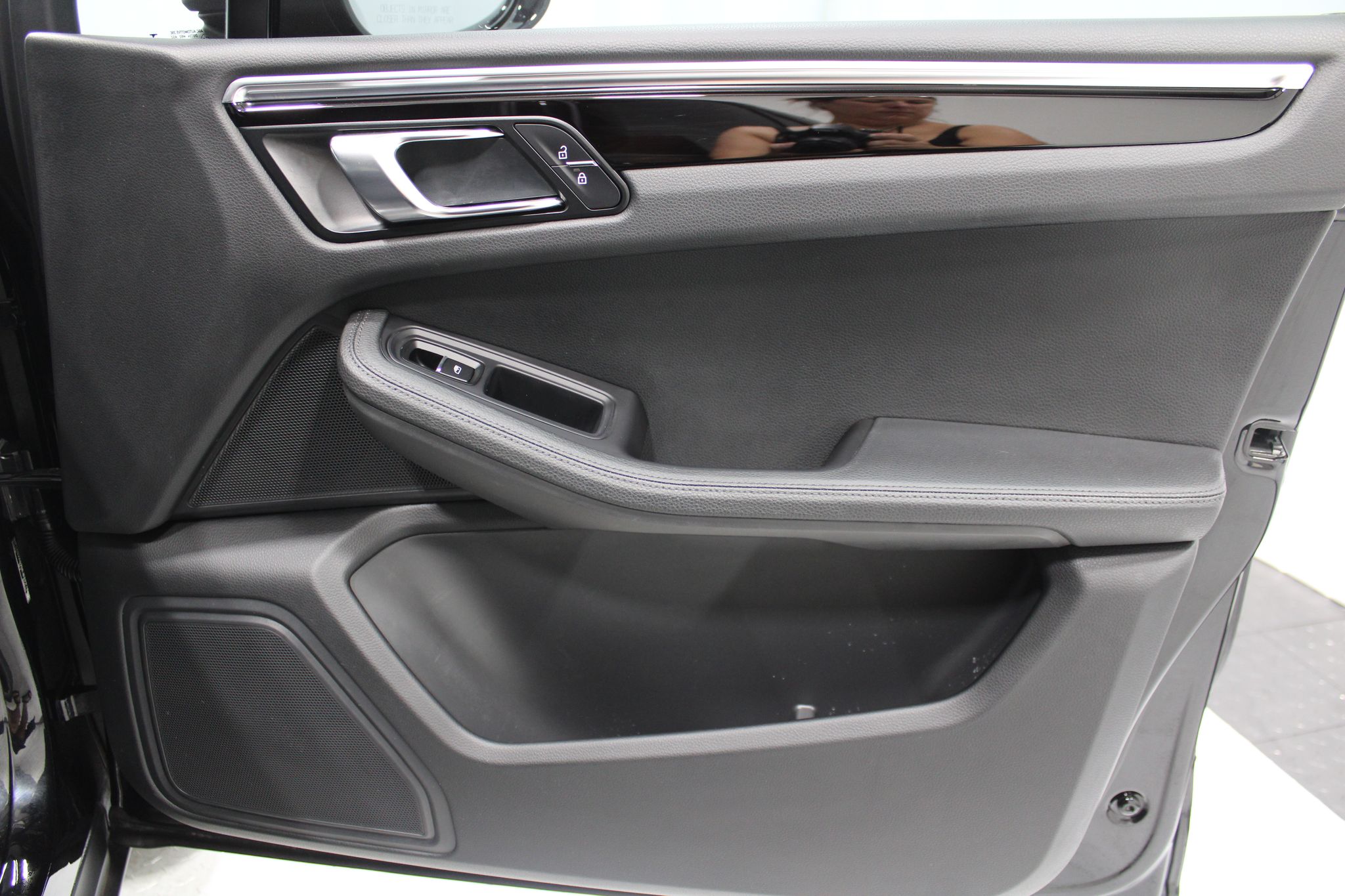 2021 Porsche Macan S - Photo 25