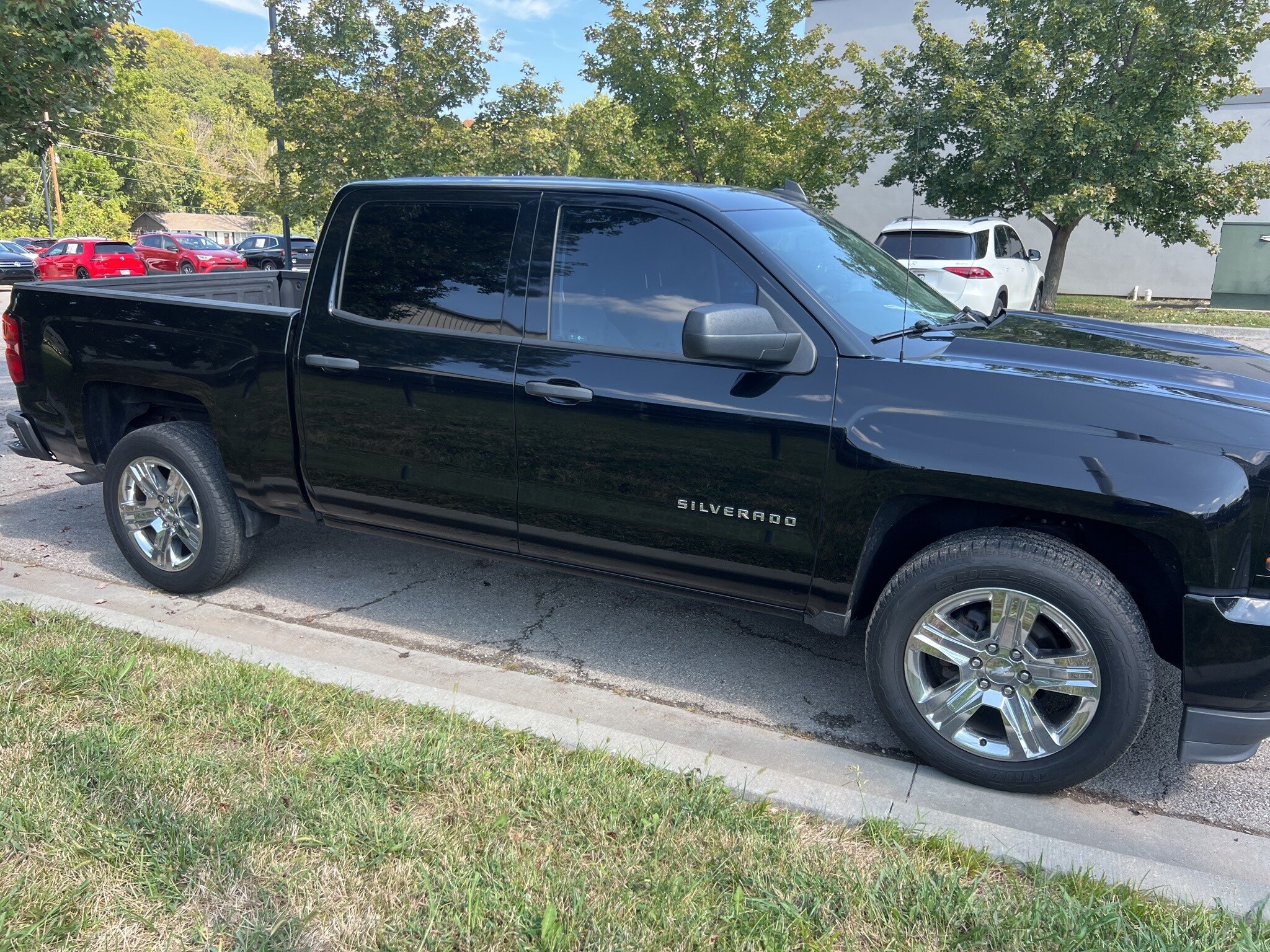 2018 Chevrolet Silverado 1500 Custom photo 4