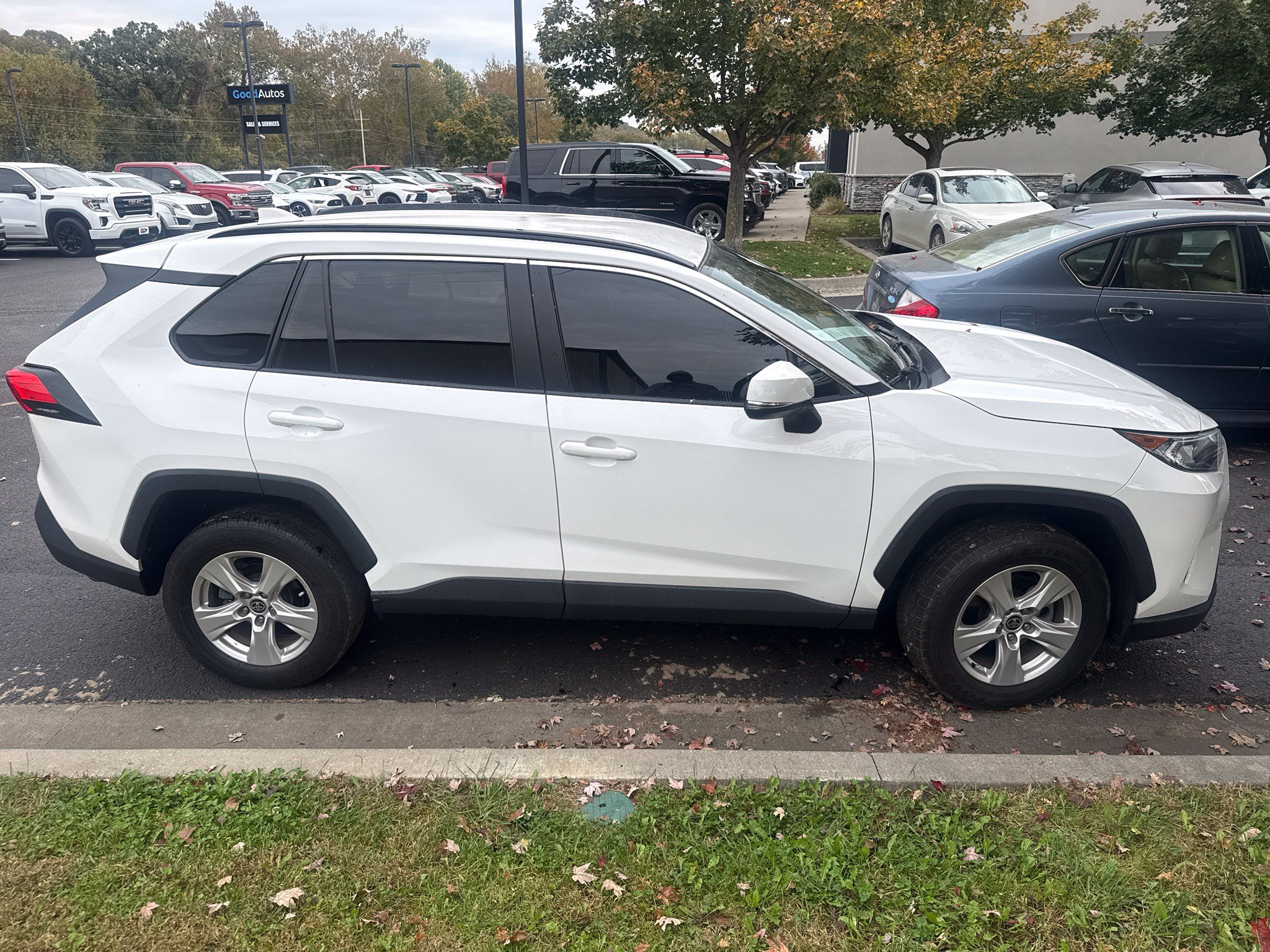 Used 2021 Toyota RAV4 XLE SUV