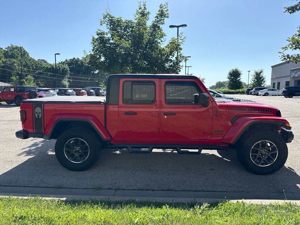 Used 2022 Jeep Gladiator Overland Truck