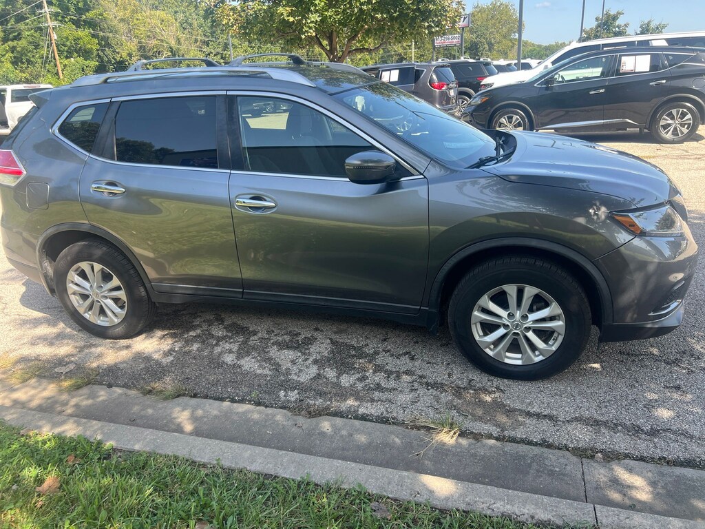 Used 2016 Nissan Rogue SV SUV