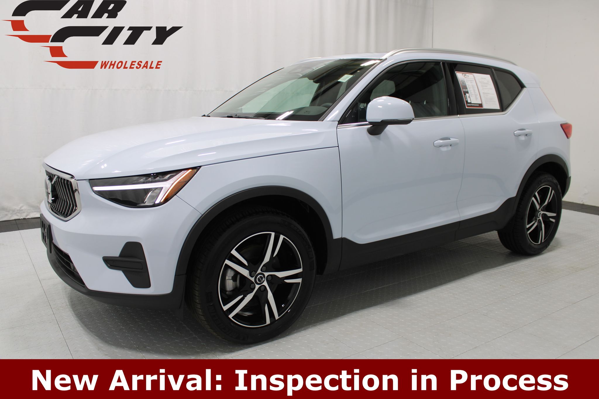 2025 Volvo XC40 B5 Core Bright AWD's photo