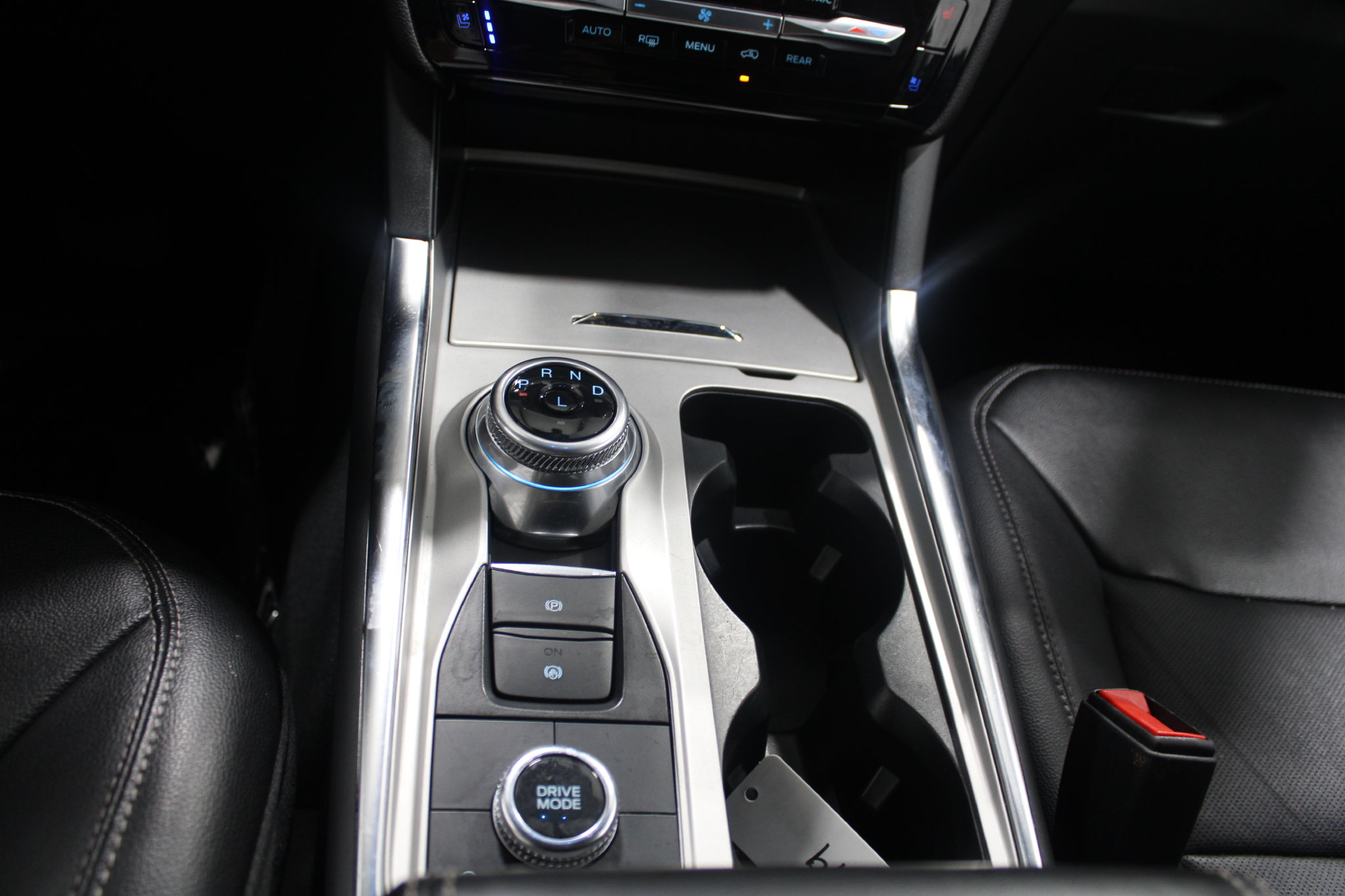 2023 Ford Explorer Limited - Photo 30
