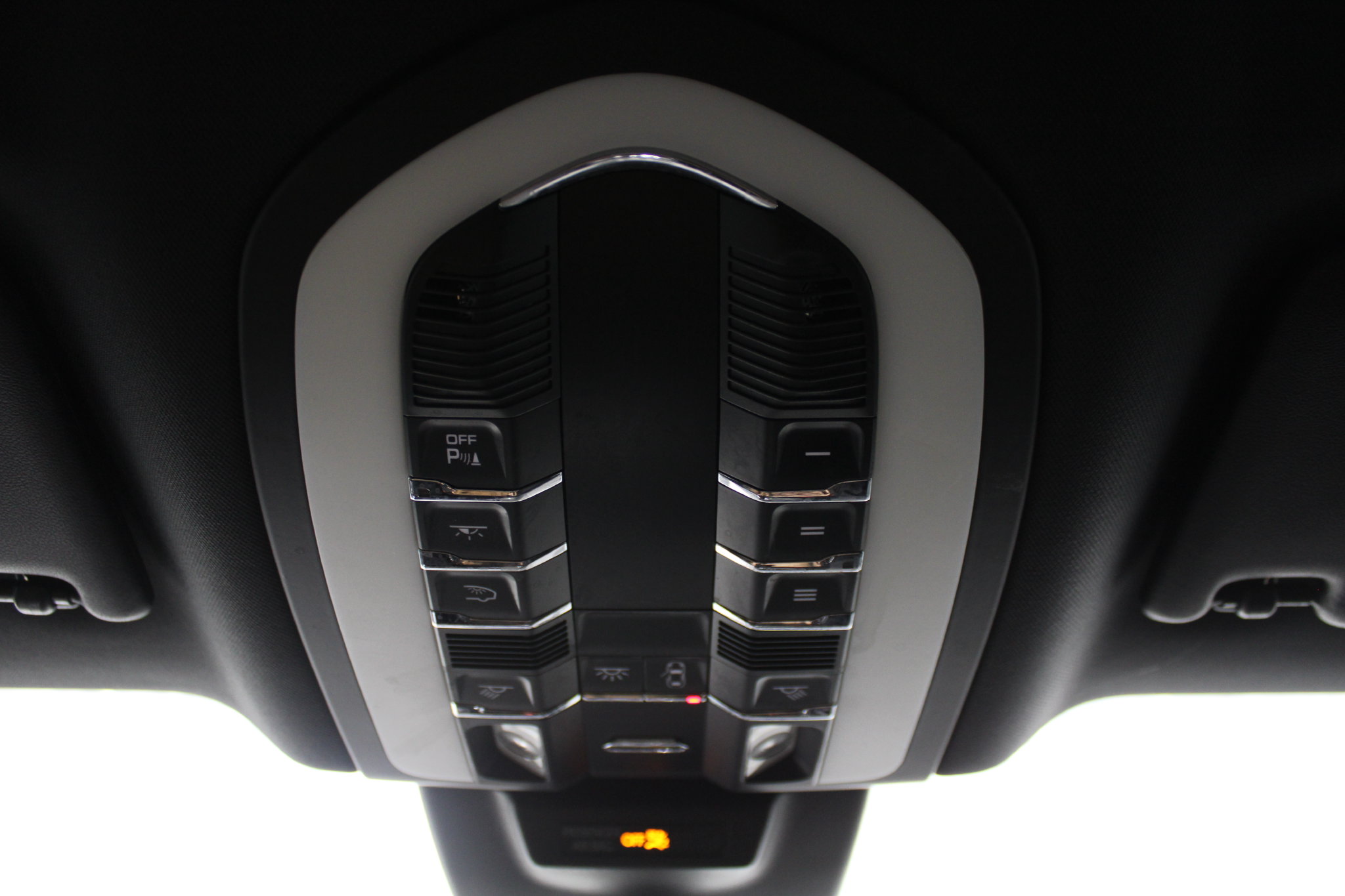 2021 Porsche Macan S - Photo 33