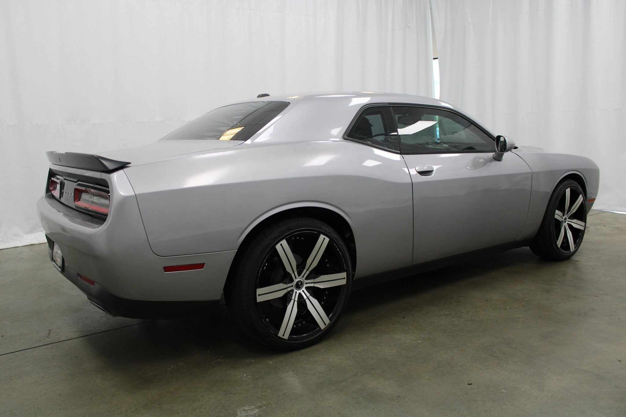 2015 Dodge Challenger SXT photo 4