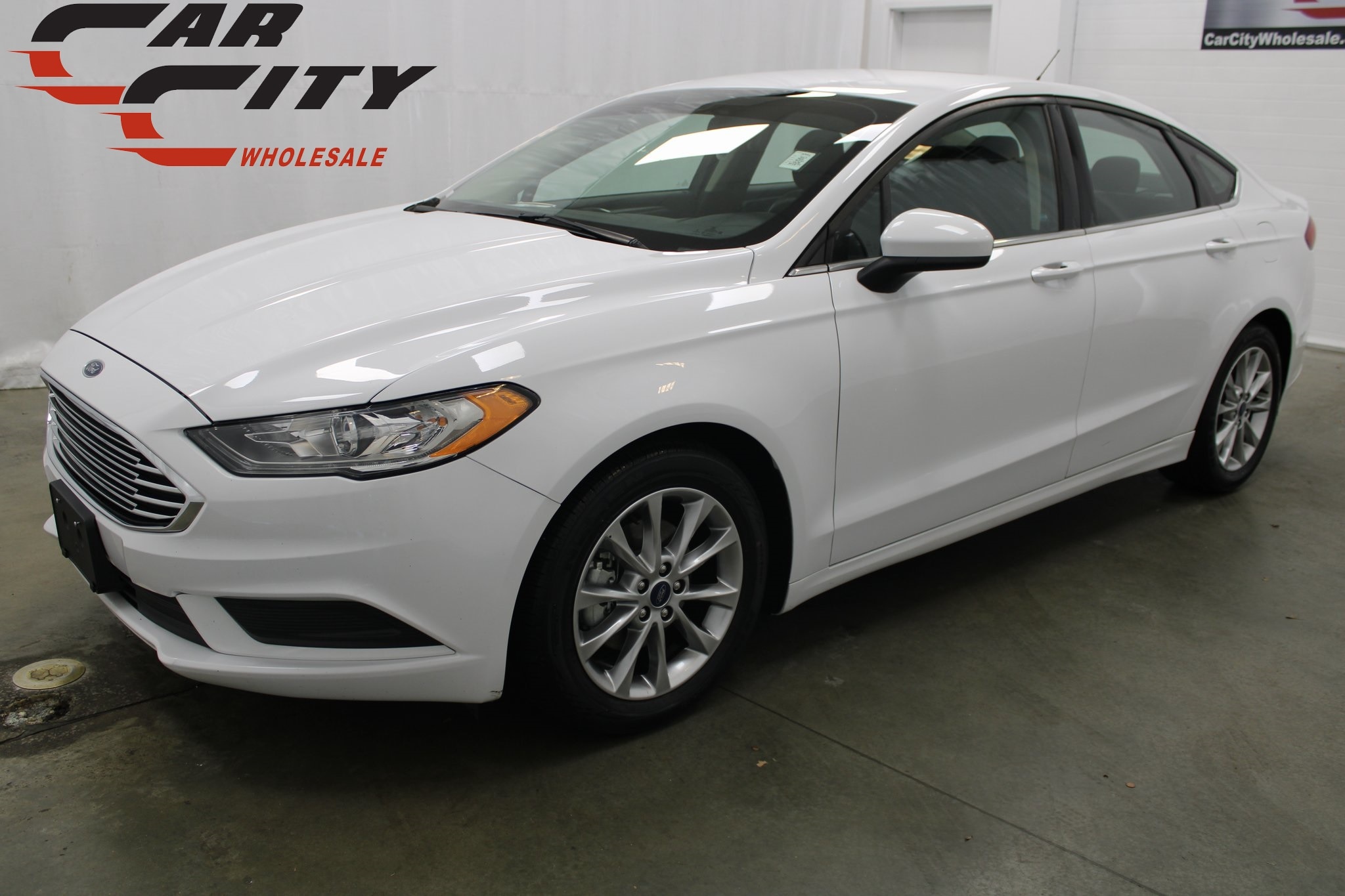 2017 Ford Fusion SE's photo