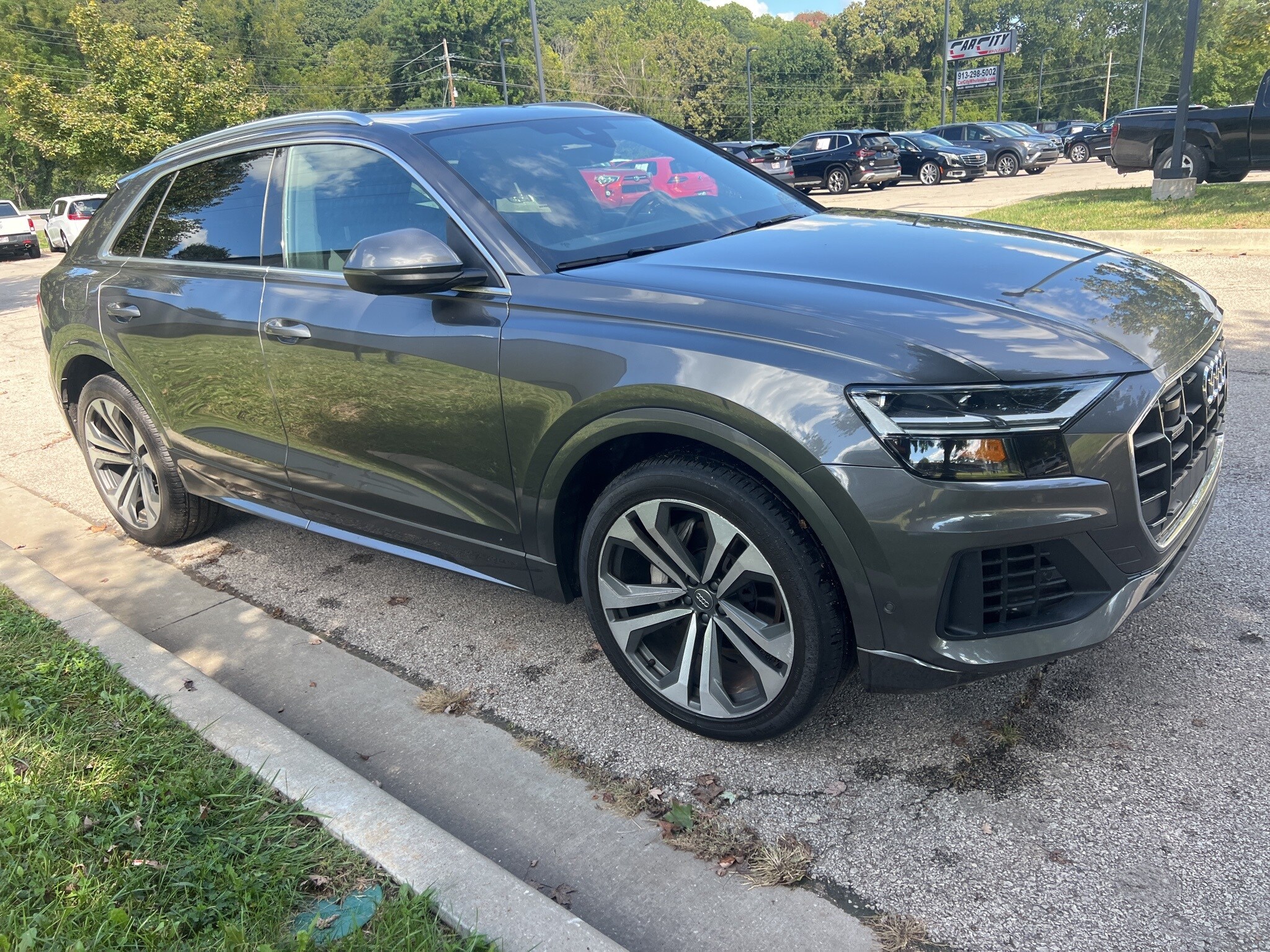 2019 Audi Q8 Premium Plus photo 3