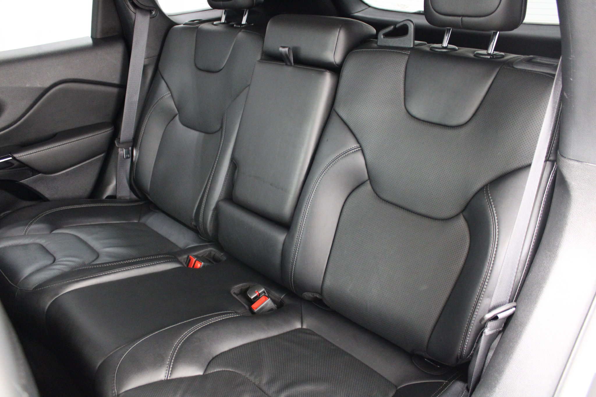 2023 Jeep Cherokee Altitude Lux - Photo 18