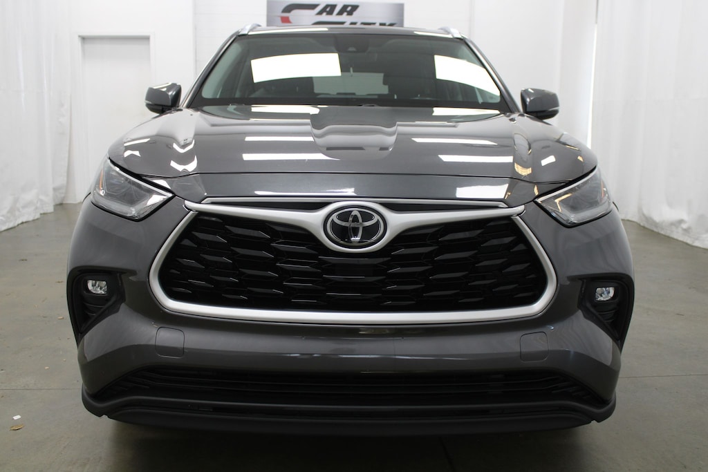 Used 2021 Toyota Highlander XLE SUV