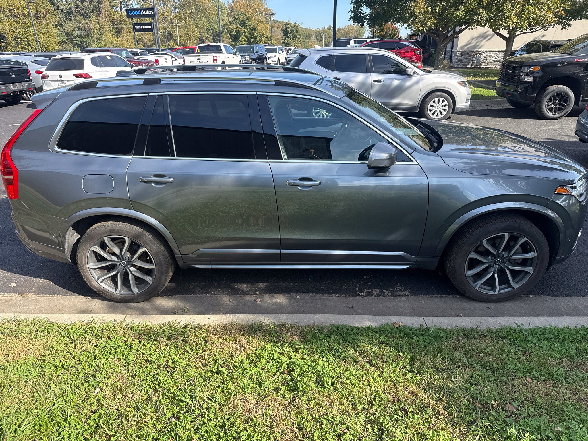 Used 2018 Volvo XC90 T5 Momentum SUV