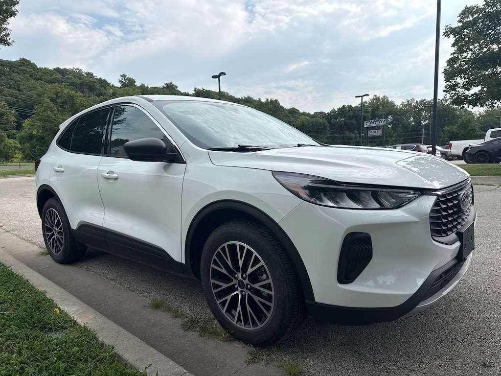 Used 2023 Ford Escape Hybrid Active SUV