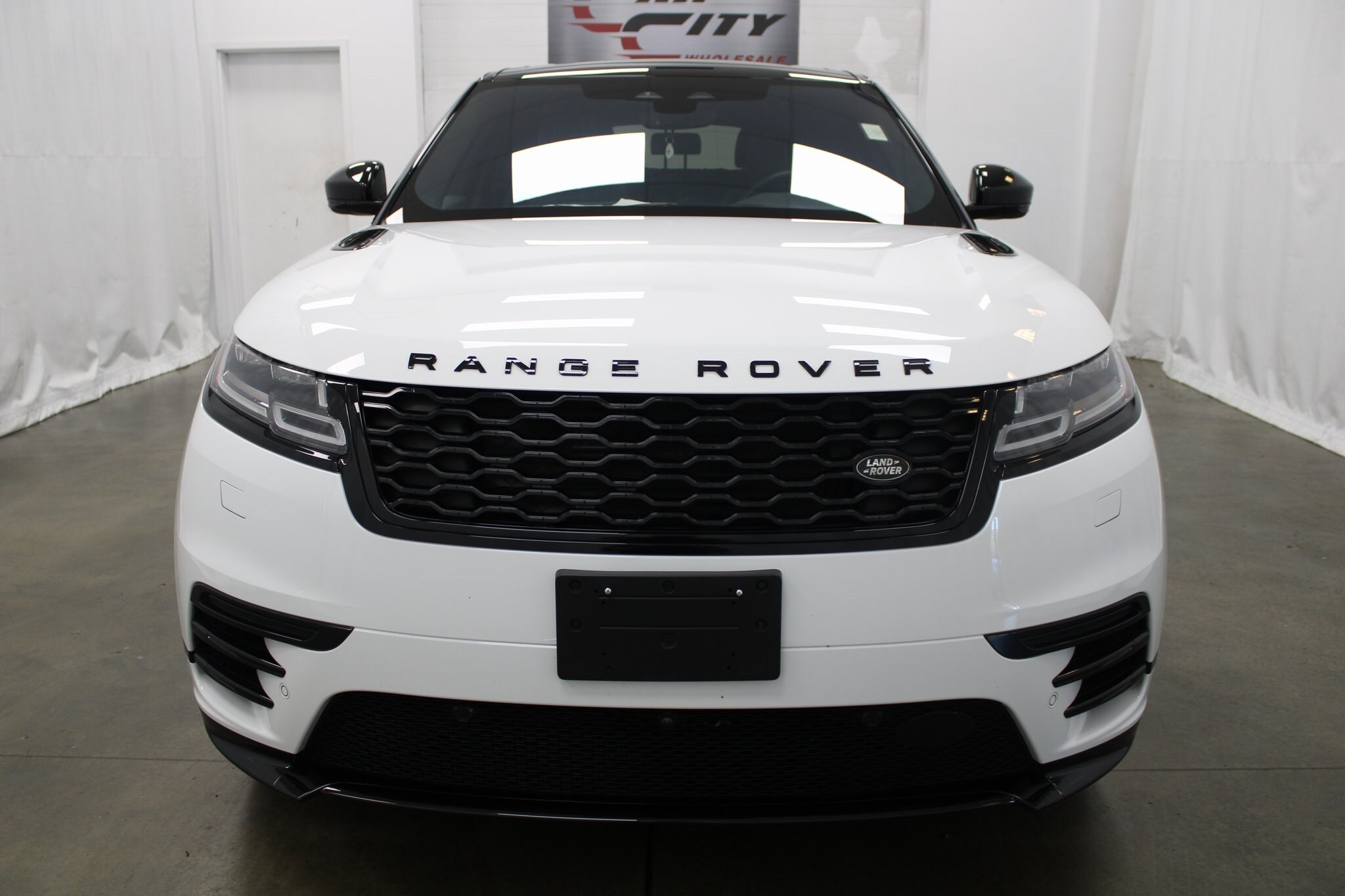 2021 Land Rover Range Rover Velar P250 R-Dynamic S photo 2