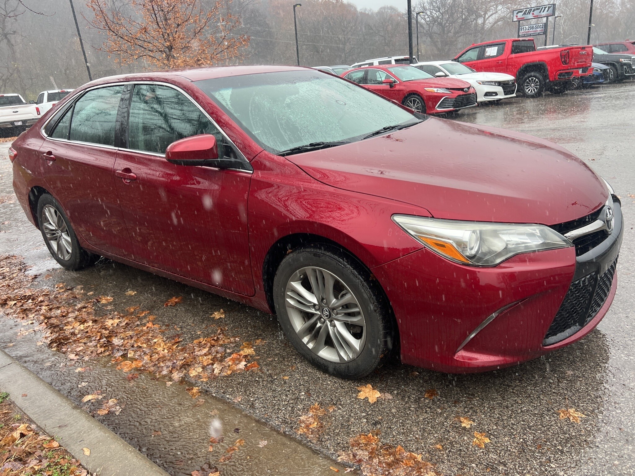 2017 Toyota Camry XLE photo 3