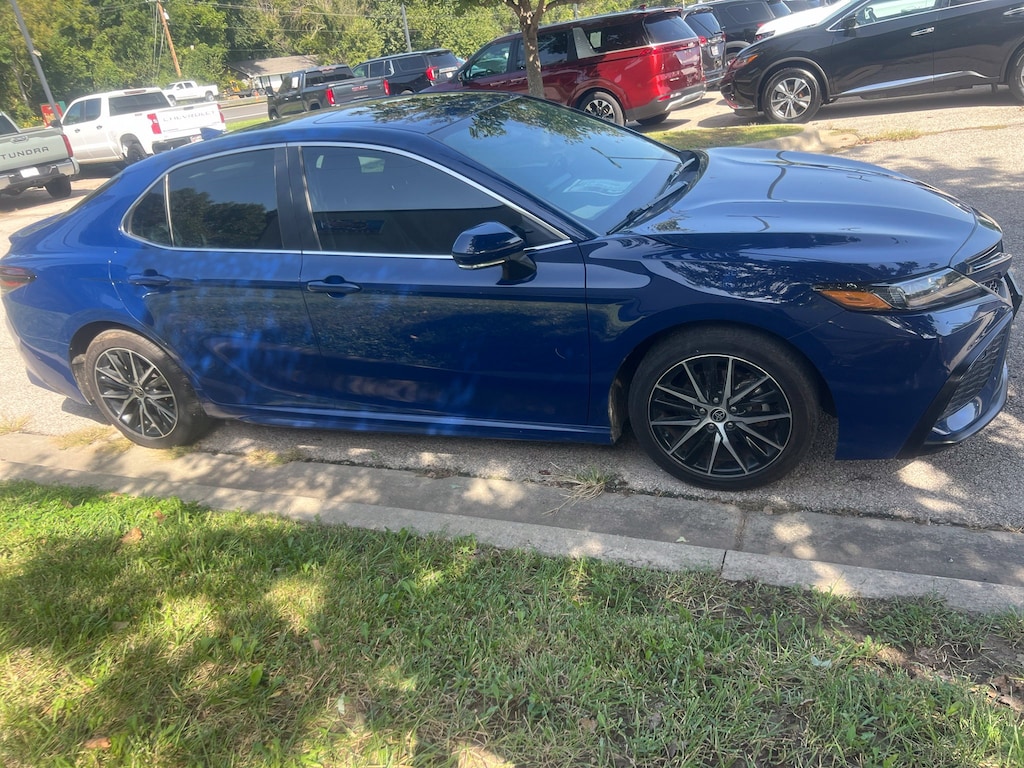 Used 2023 Toyota Camry SE Sedan