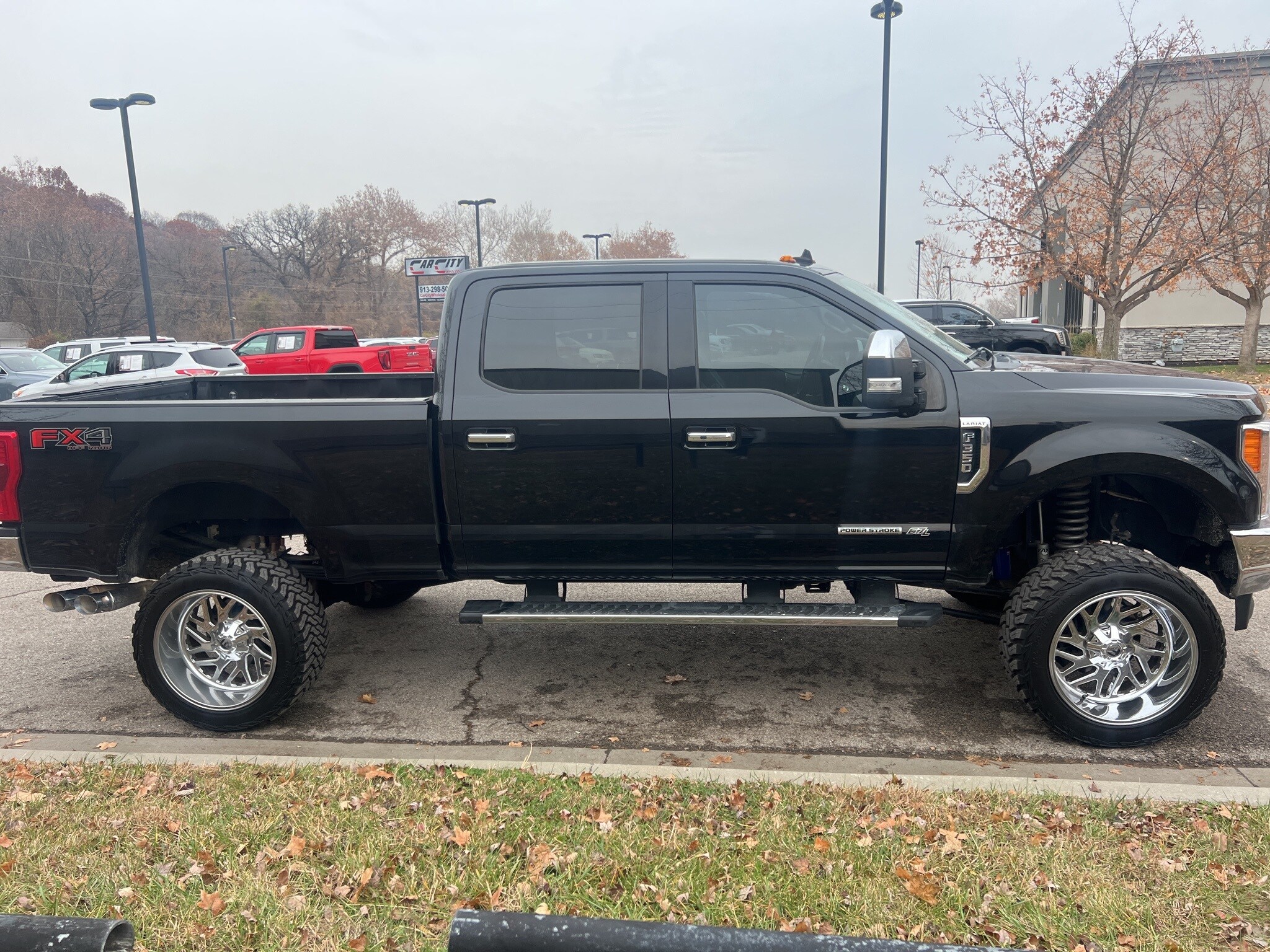 2019 Ford F-350 Lariat photo 4