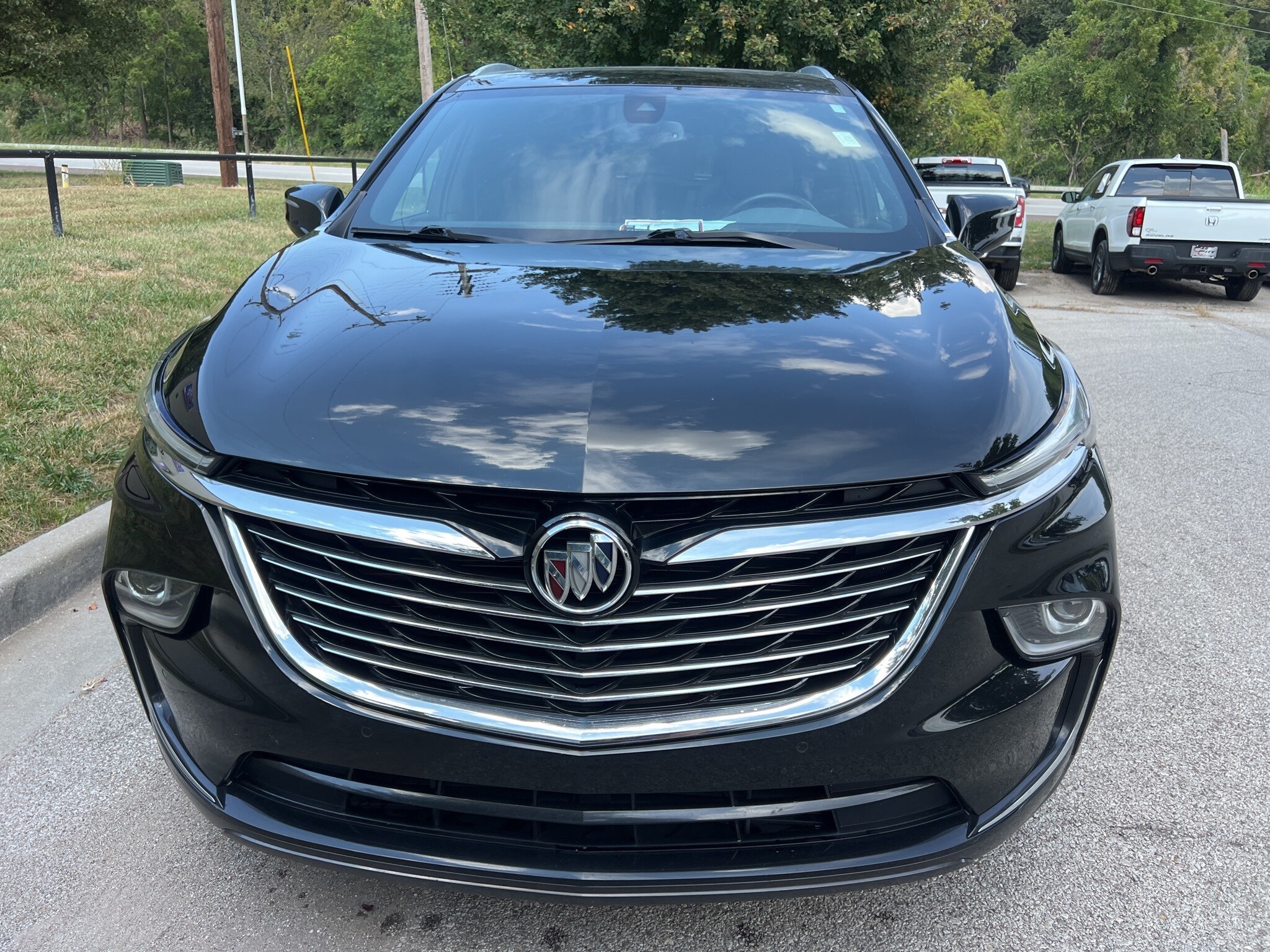 2022 Buick Enclave Essence photo 2
