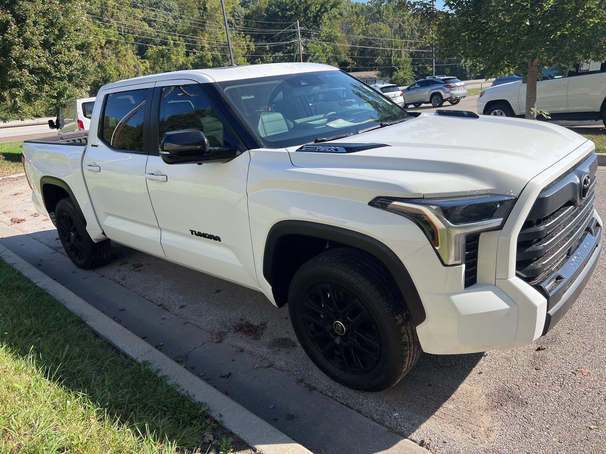 2024 Toyota Tundra Limited photo 3