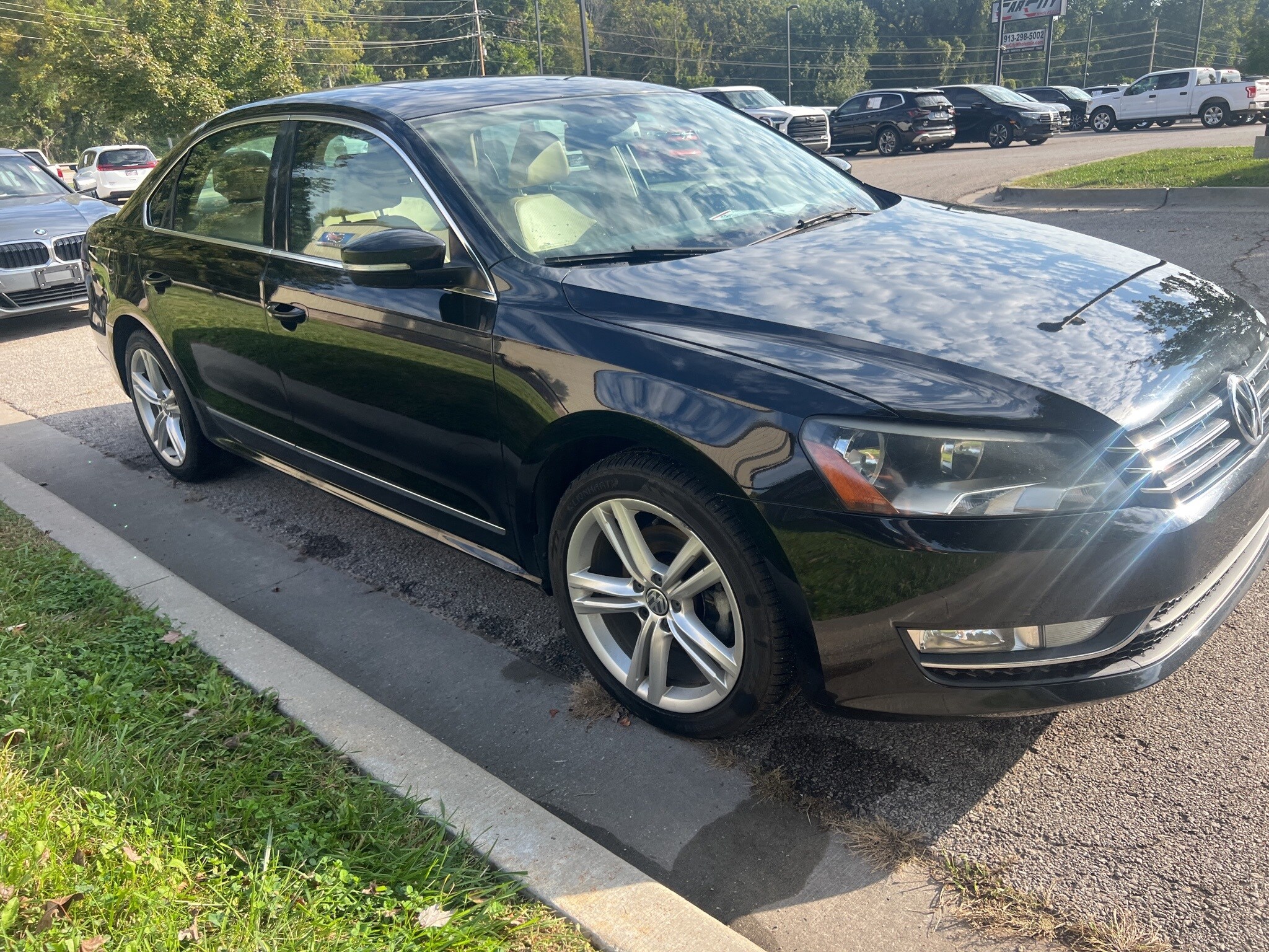2014 Volkswagen Passat SE photo 3