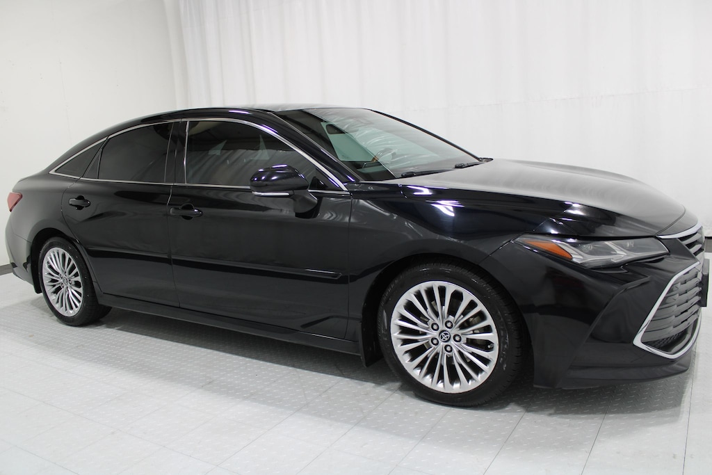 Used 2019 Toyota Avalon Limited Sedan