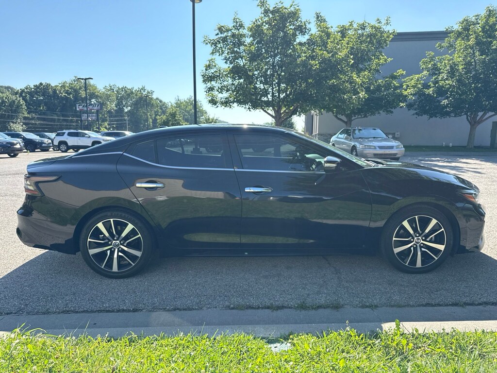 Used 2021 Nissan Maxima SV Sedan