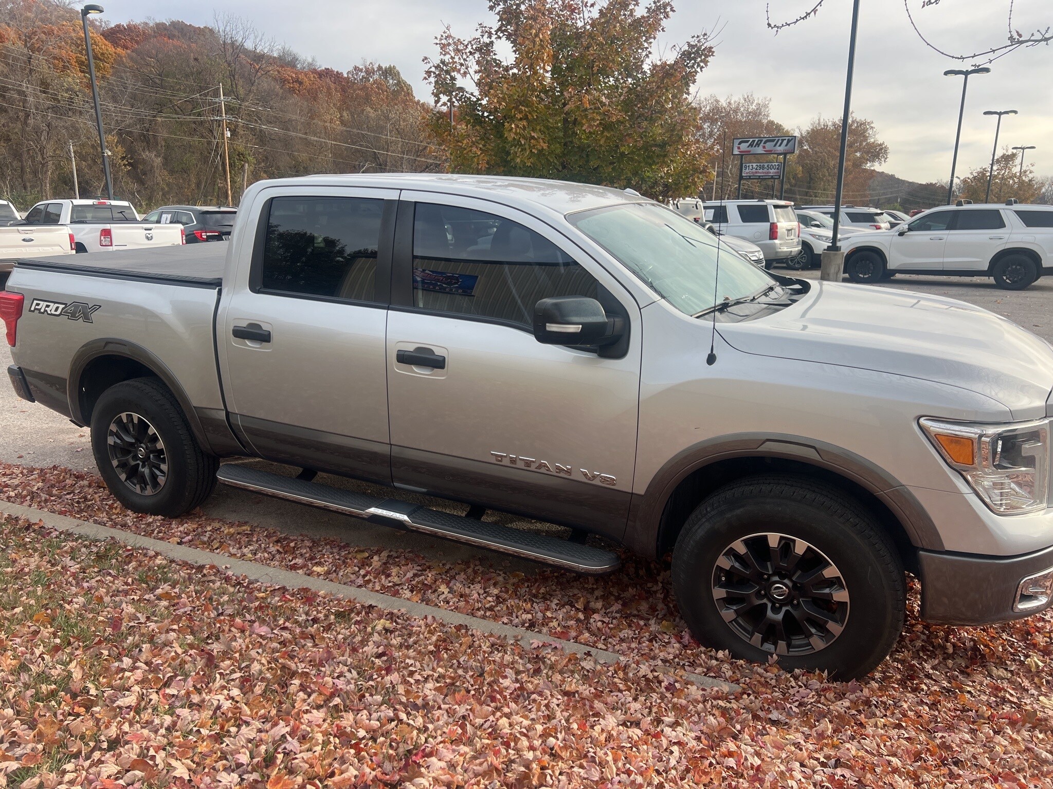 2019 Nissan Titan PRO-4X photo 4