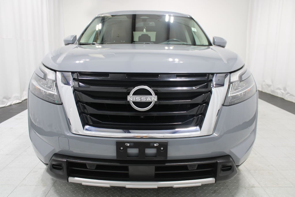 Used 2023 Nissan Pathfinder Platinum SUV
