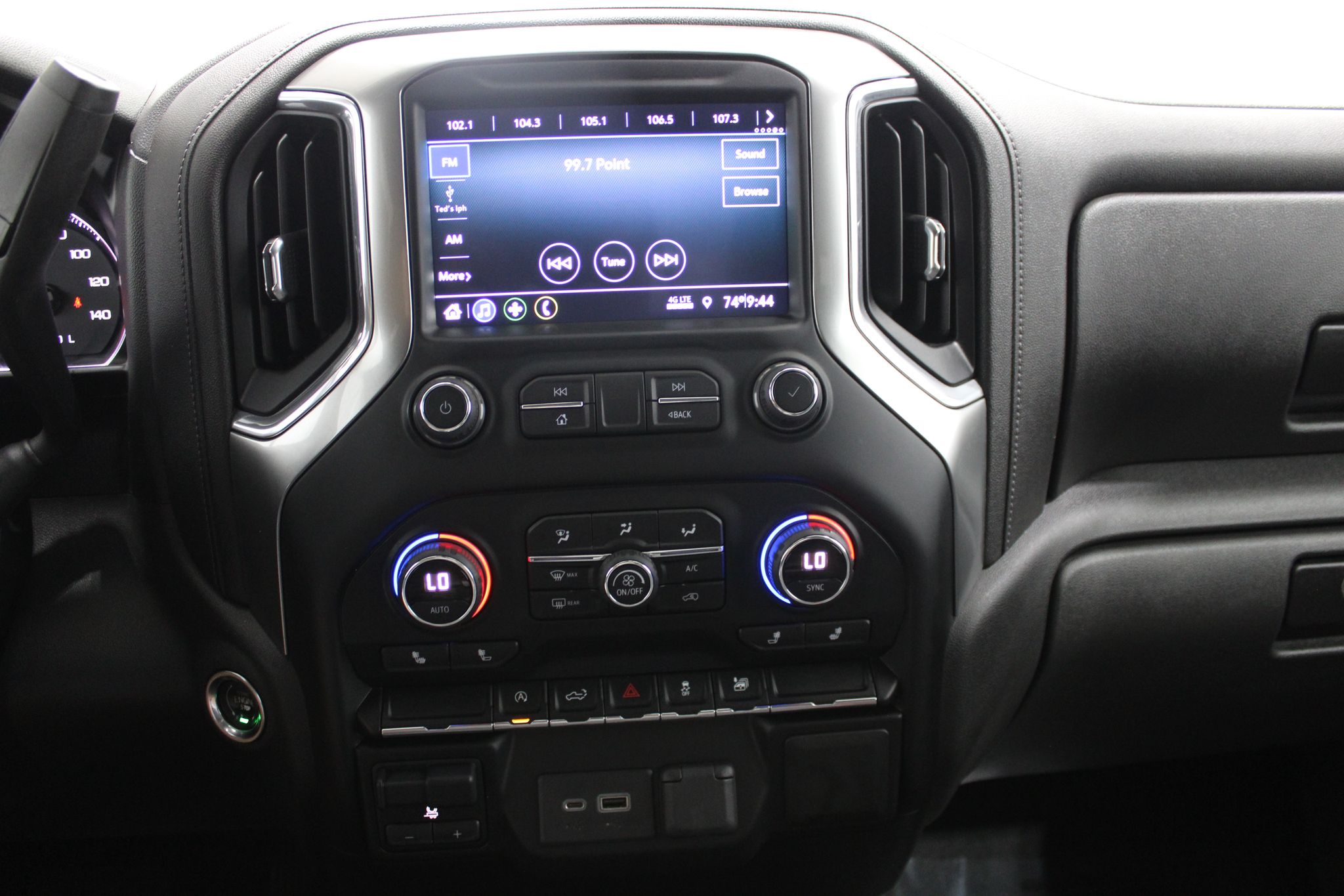 2020 Chevrolet Silverado 1500 LT - Photo 31