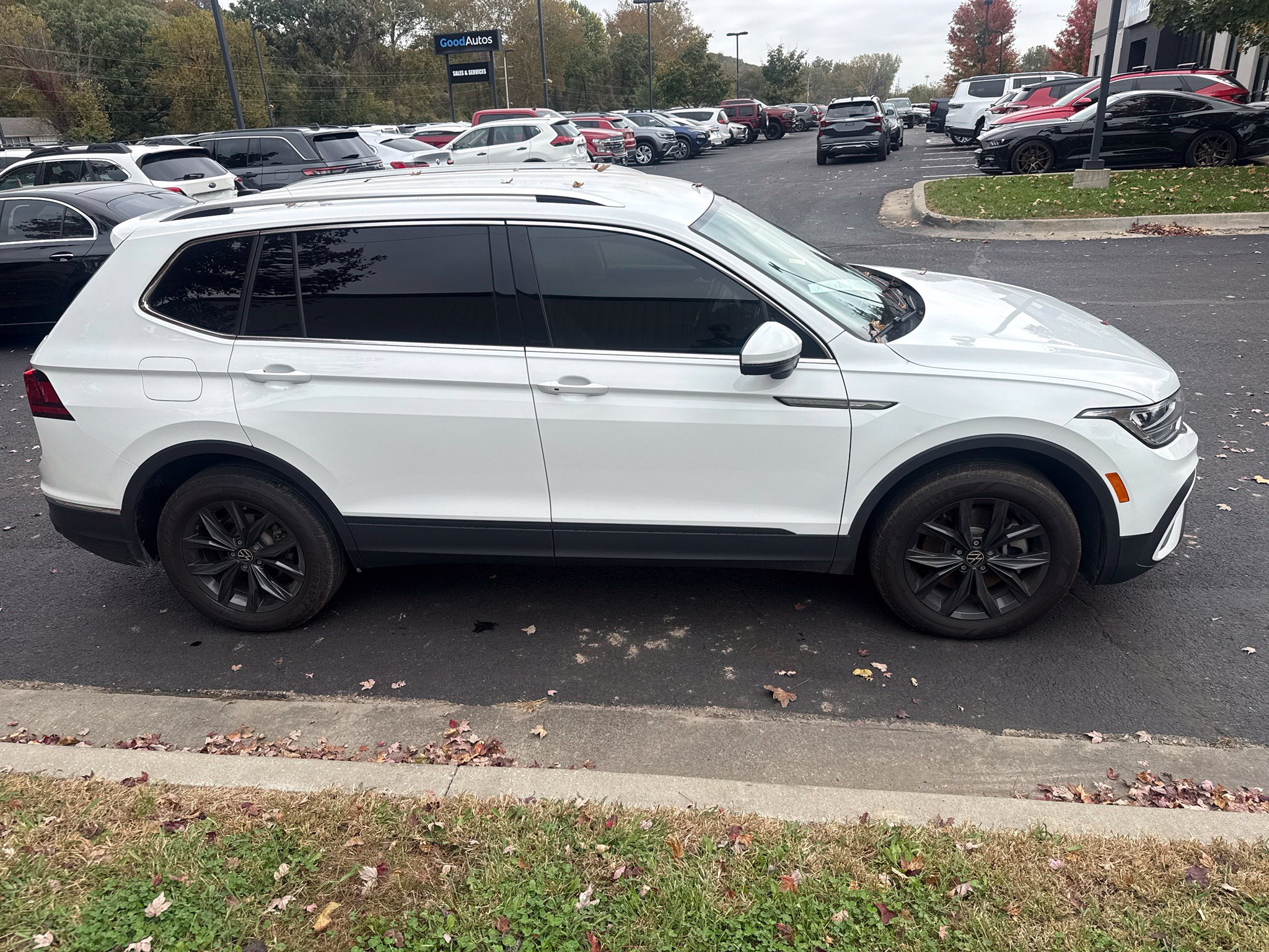 Used 2024 Volkswagen Tiguan 2.0T SE SUV