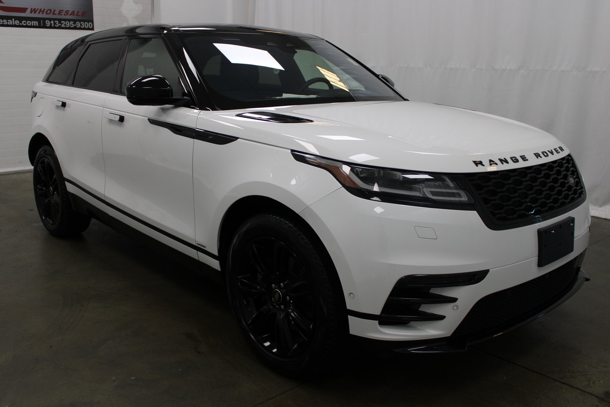 2021 Land Rover Range Rover Velar P250 R-Dynamic S photo 3