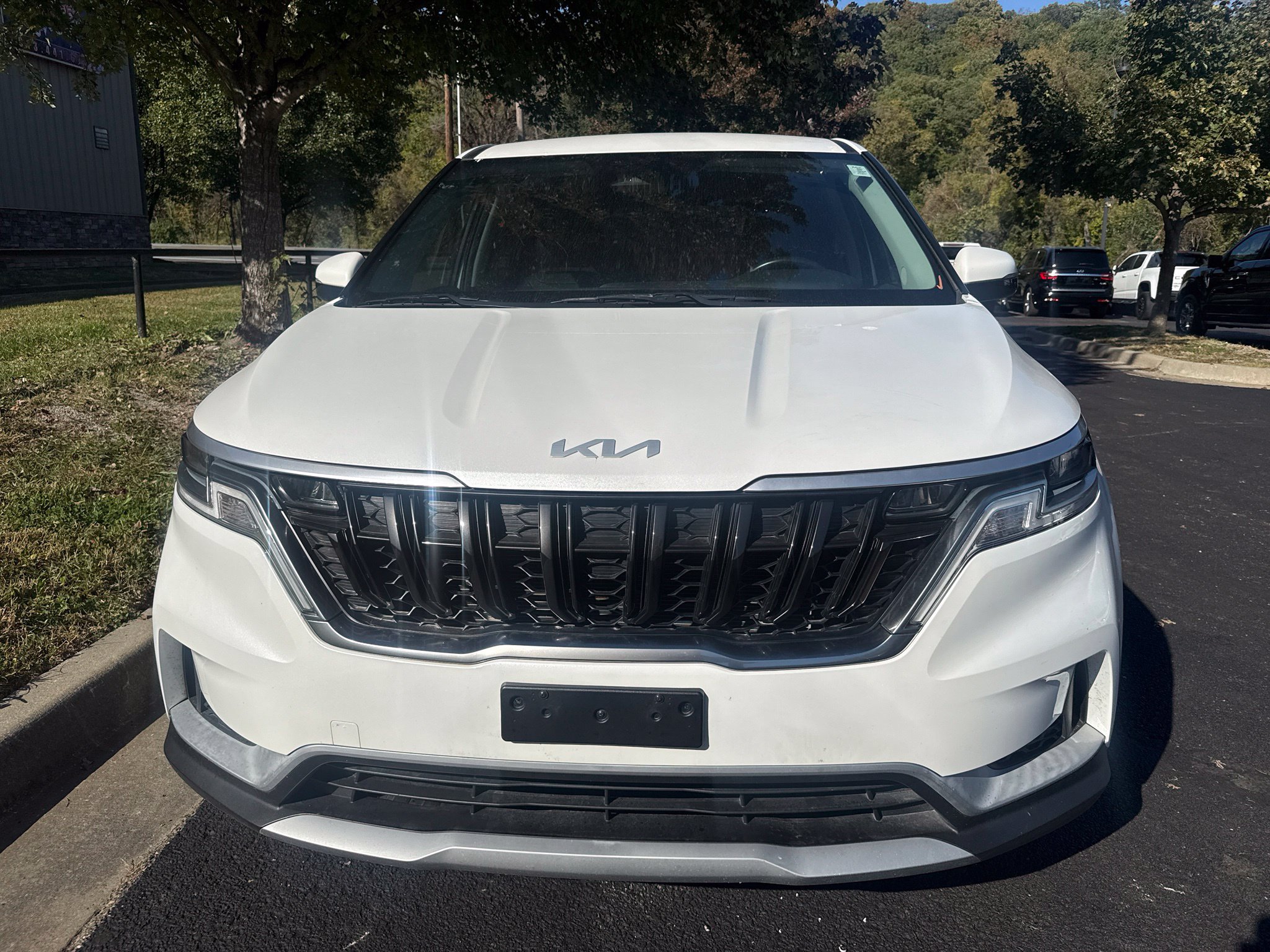 Used 2024 Kia Carnival LX Minivan/Van