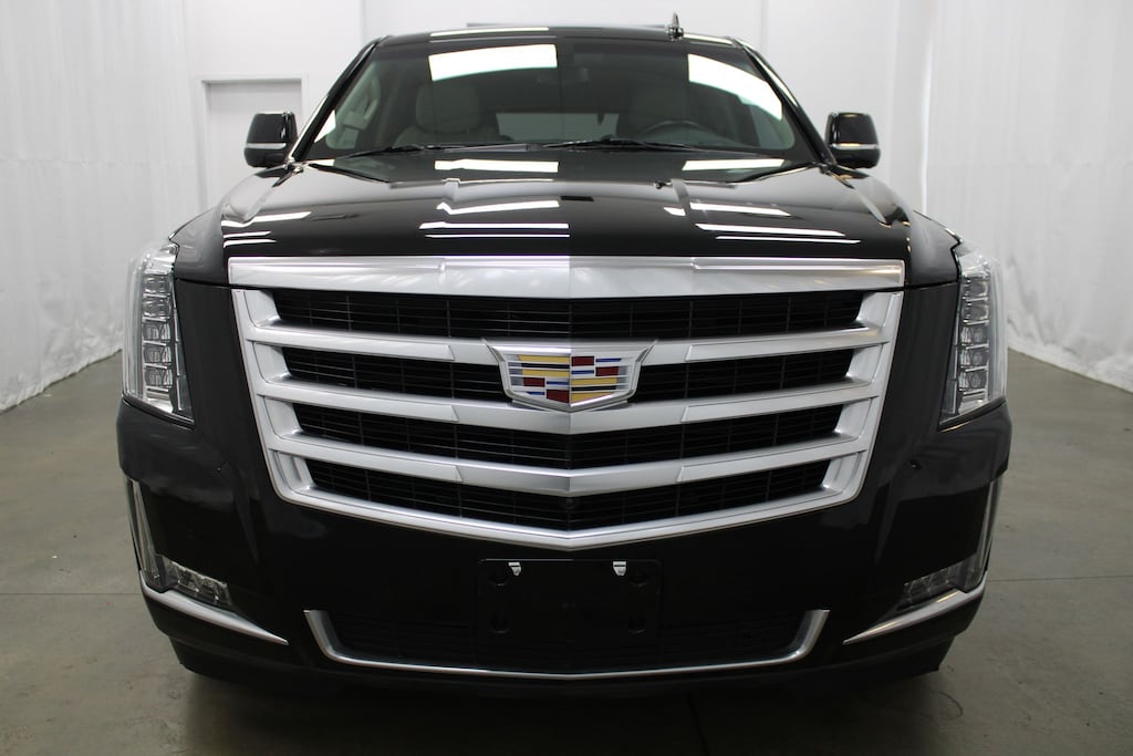 Used 2019 Cadillac Escalade Luxury SUV