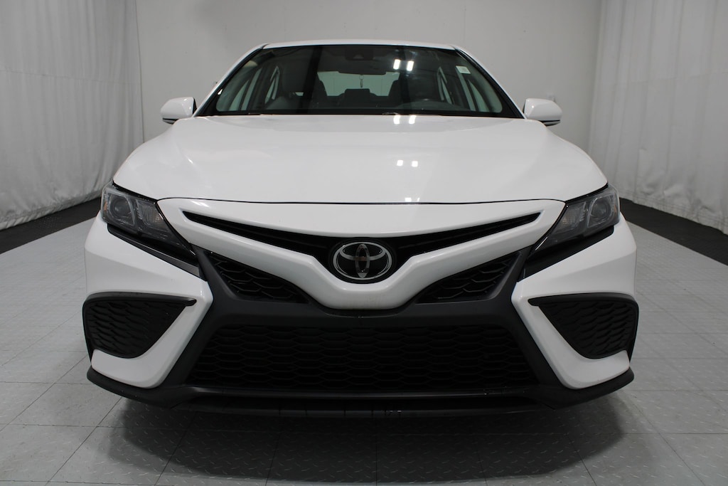 Used 2023 Toyota Camry SE Sedan