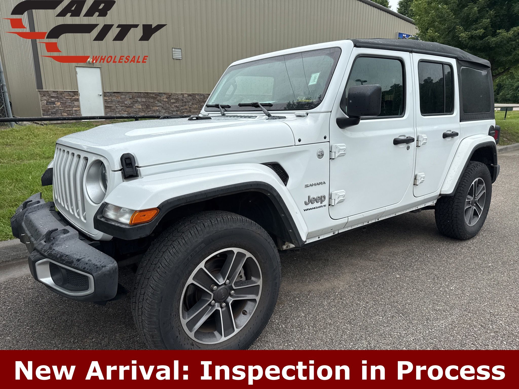 2023 Jeep Wrangler Sahara's photo