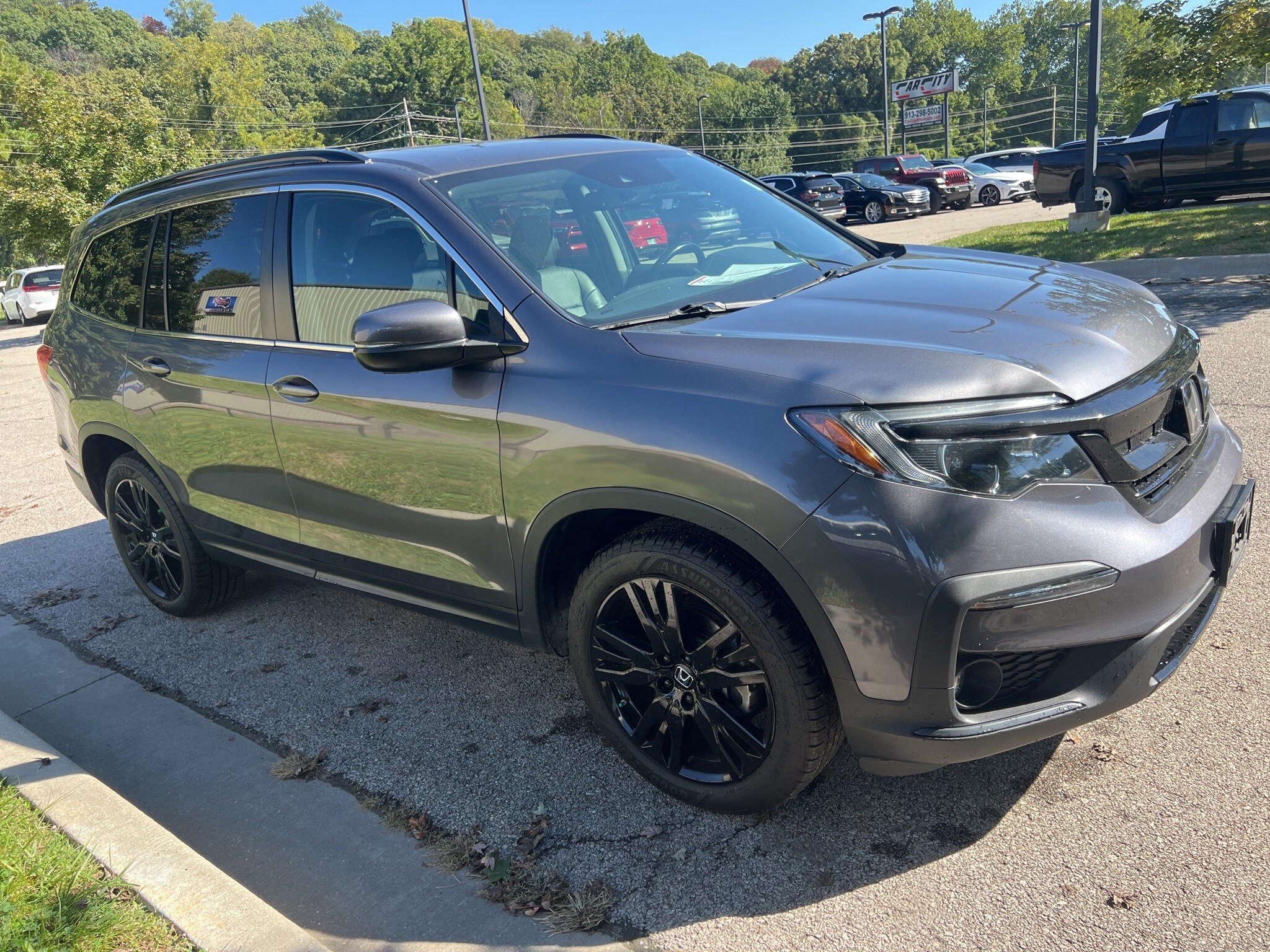 2022 Honda Pilot Special Edition photo 2