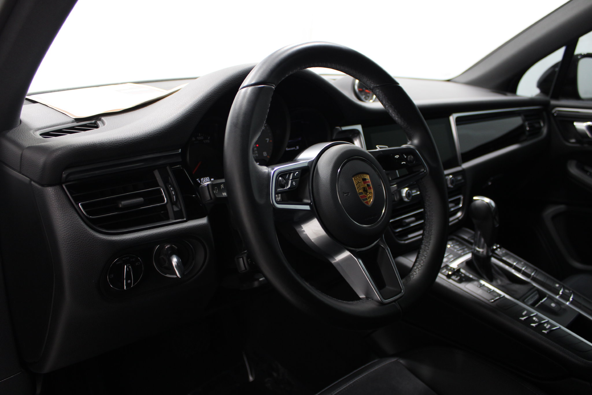 2021 Porsche Macan S - Photo 11
