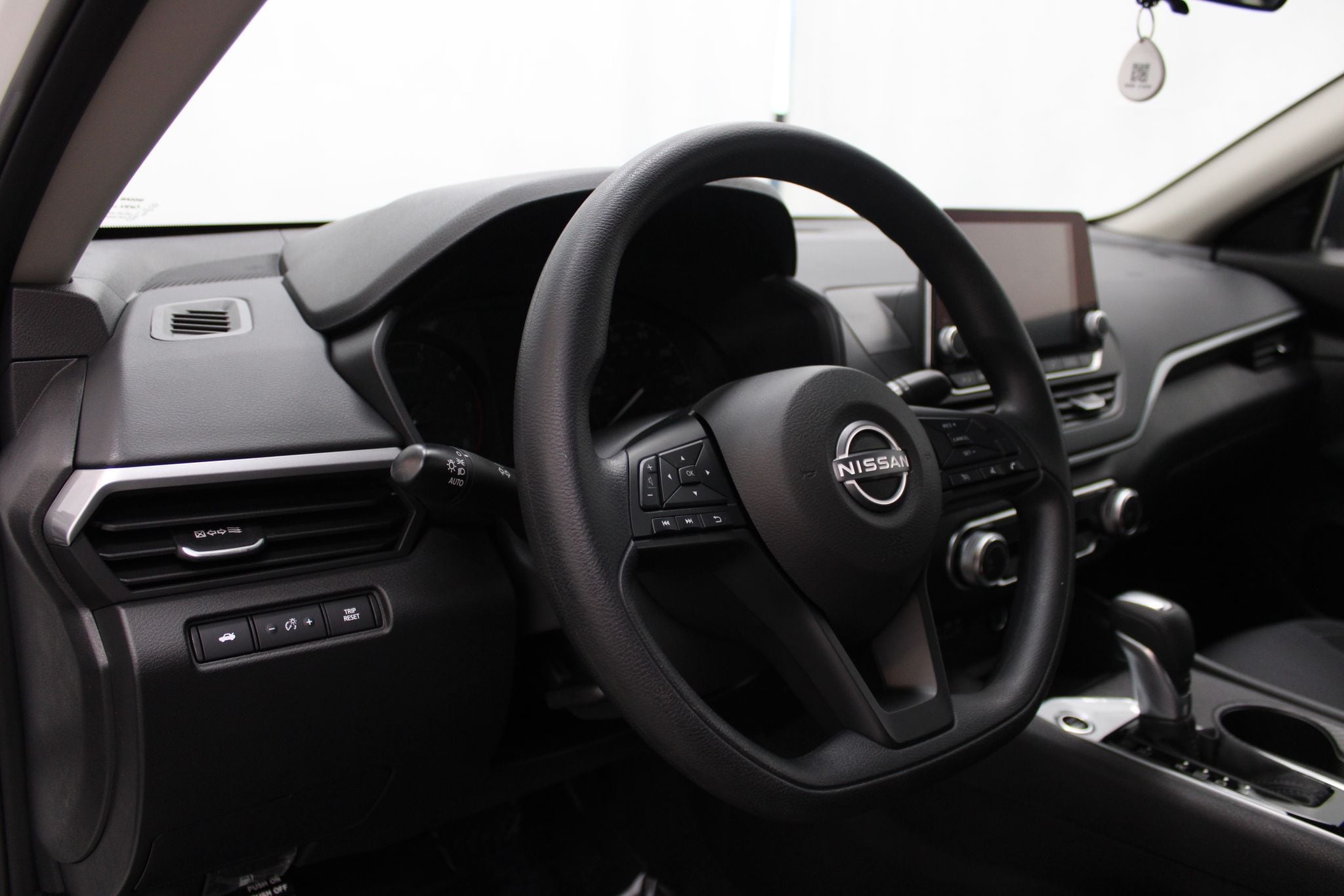 2025 Nissan Altima S - Photo 13