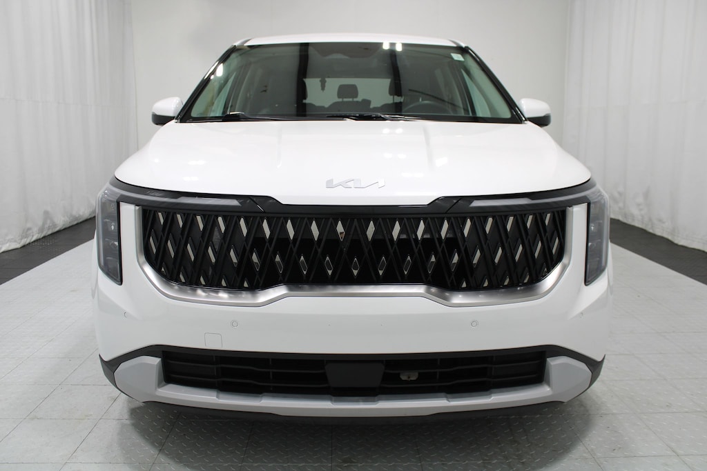 Used 2025 Kia Carnival LXS Minivan/Van