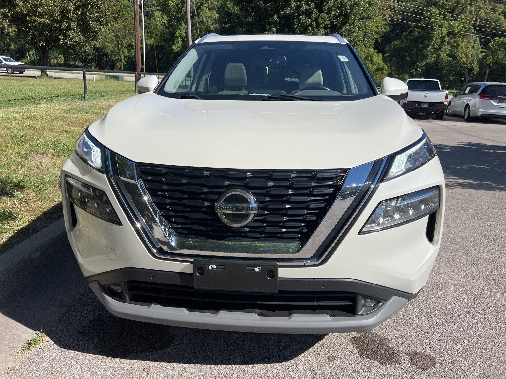 2021 Nissan Rogue AWD SL photo 2
