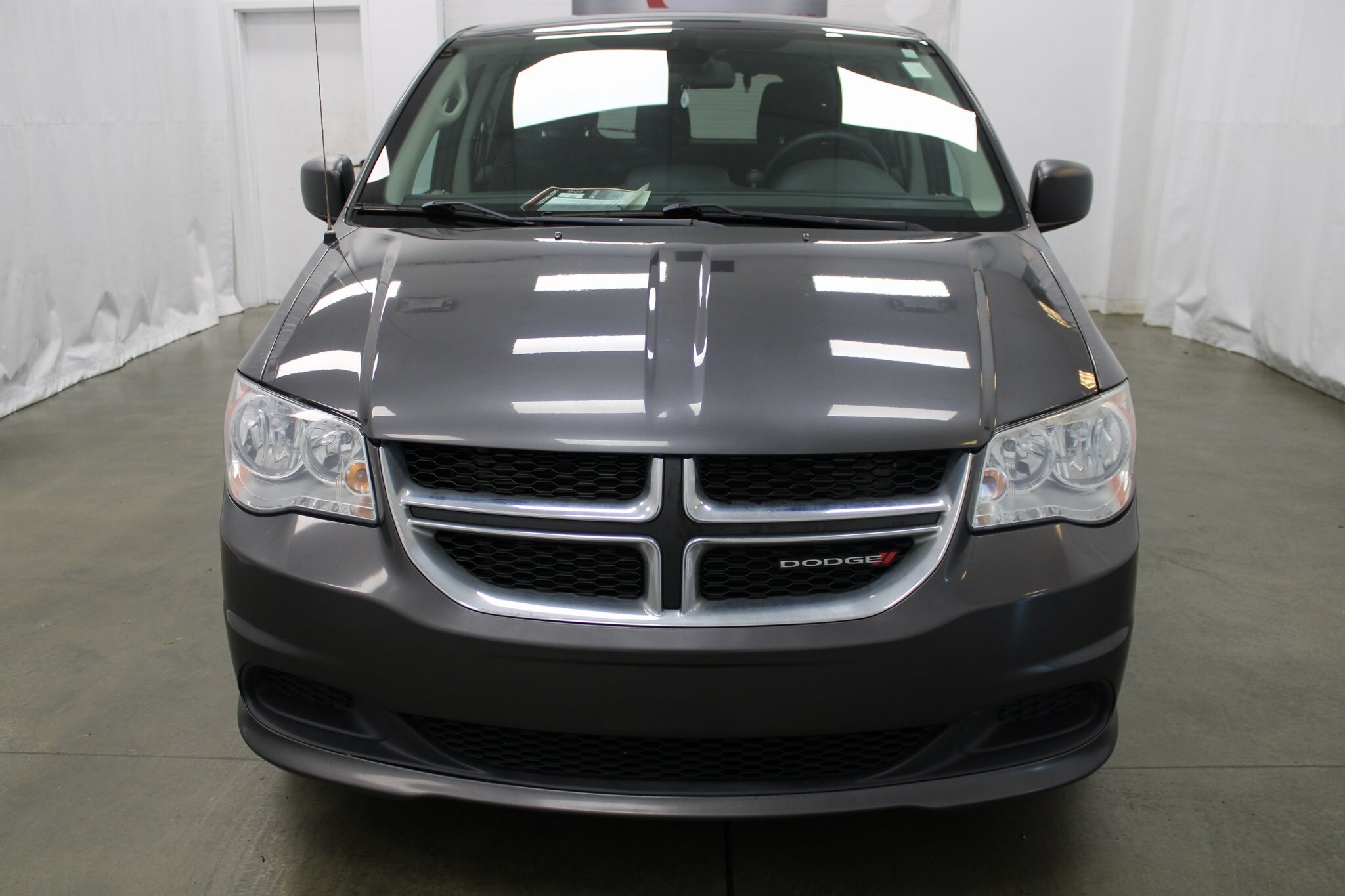 2019 Dodge Grand Caravan SE photo 2