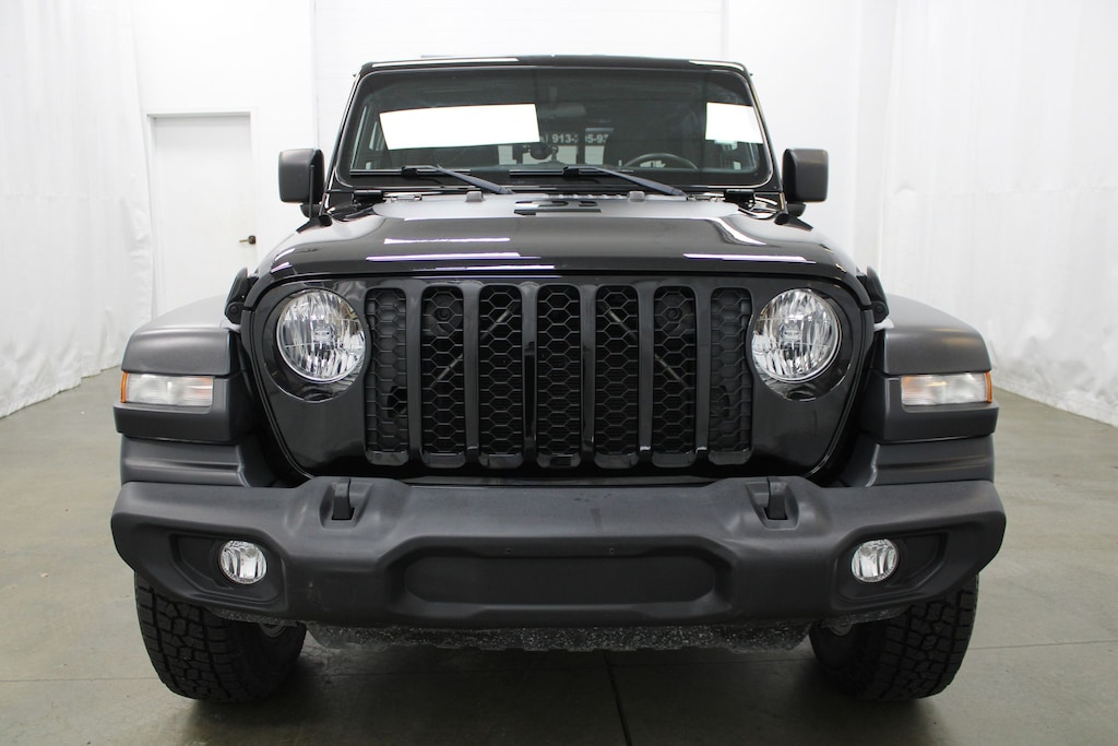 Used 2020 Jeep Gladiator Sport Truck